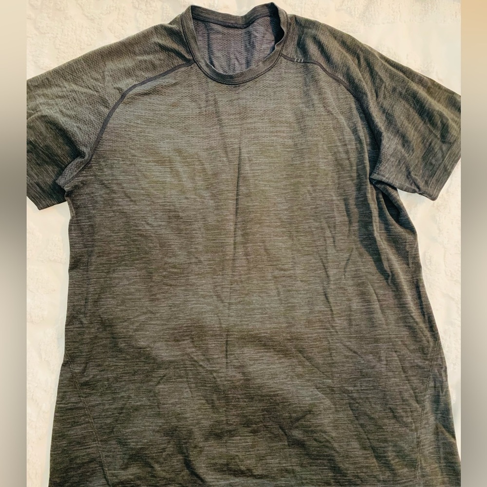Lululemon Mens Metal Vent Tech Short Sleeve Shirt.Size Large.